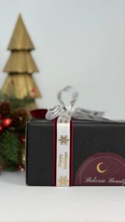 Santa’s packing cookies.
I’m packing glow potions.
One of us has our priorities straight. ✨
Holiday boxes are shipping out with a wink, a spell, and enough radiance to make mistletoe jealous.
Unwrap your evolution, babe.